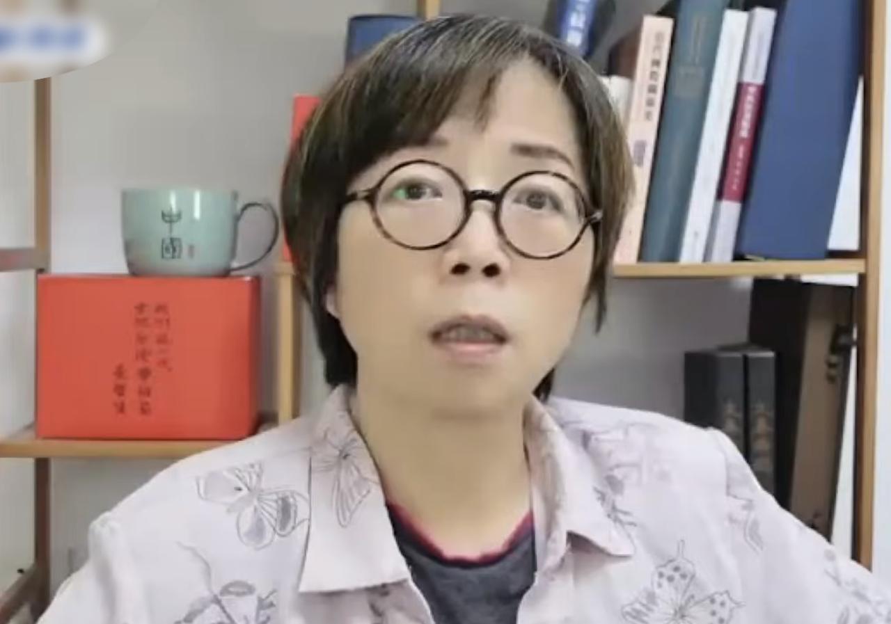 什么情况？黄智贤直接点名郭正亮：“是你得了官癌，不是我”近日，黄智贤因“立场