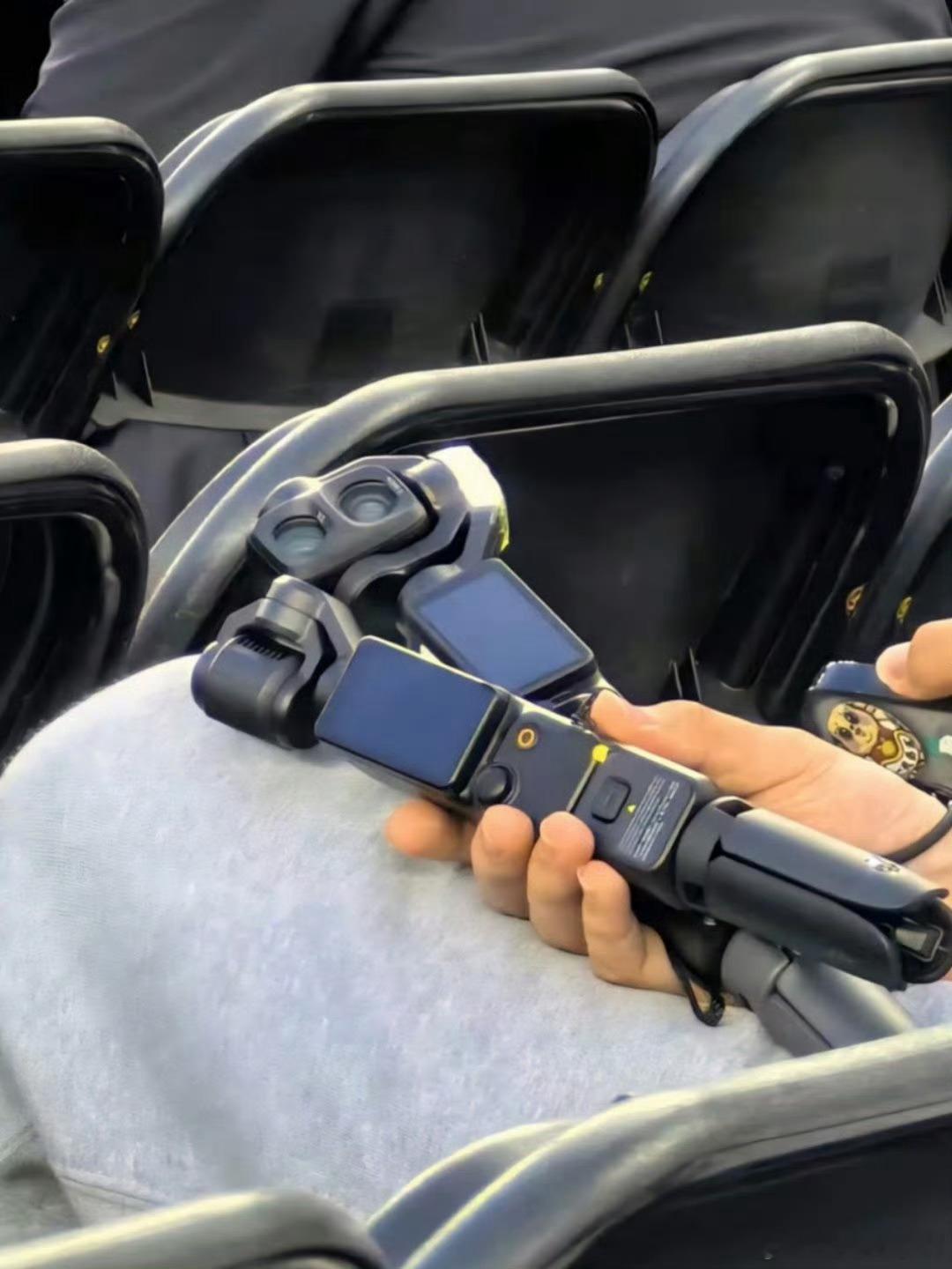 小红薯上看到的疑似DJIPocket4Pro现在特别想看它和影石LU