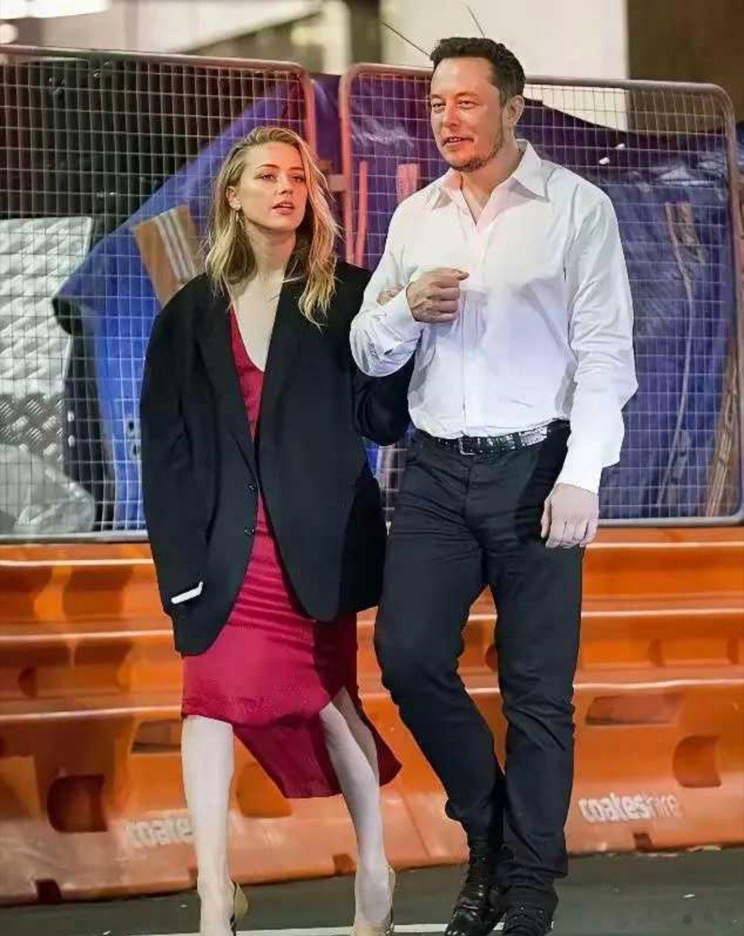 不愧是首富审美也太独到！马斯克的女友自带初恋般的清透纯感，又藏着不经意的撩人韵味