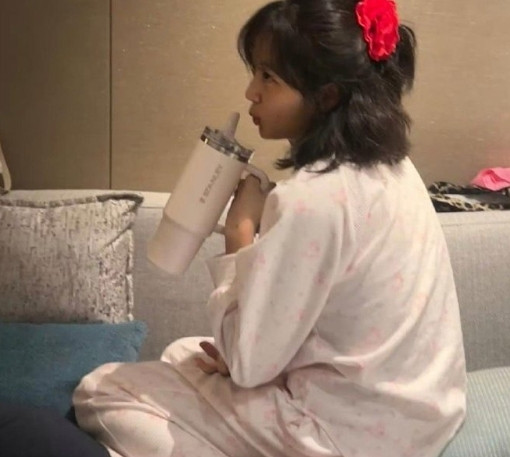 孙千呐，你这啥情况呀？咋能这么随性又美得贼拉让人眼馋呢！她这状态老好了。