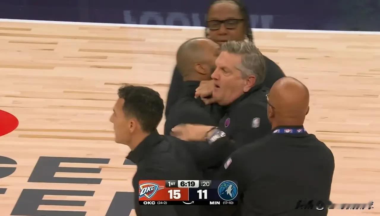 森林狼主帅芬奇真是赔大了！今天NBA官方开出了一纸重磅罚单，森林狼主帅芬奇由于在