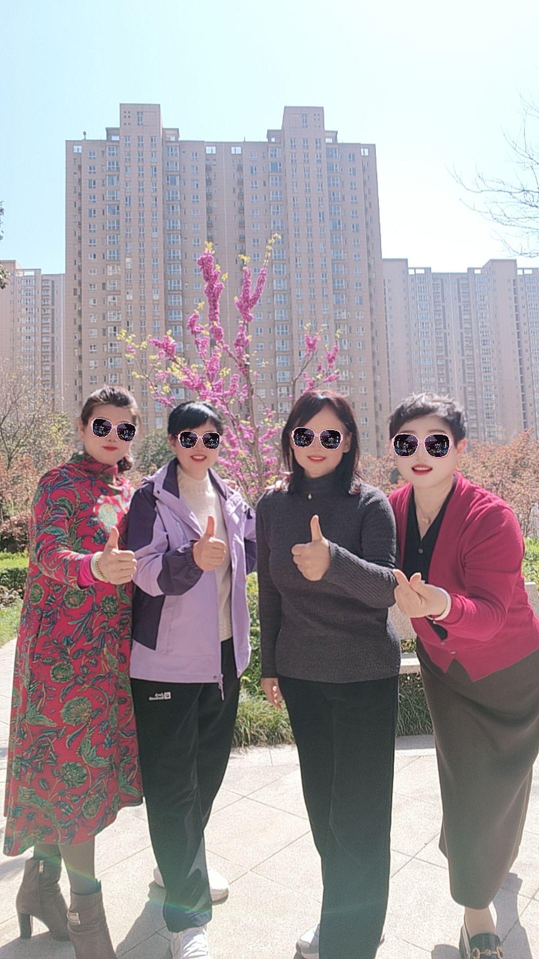 儿子的一句话让我都懵了。中午，他跟我说：“妈，你过来帮忙带孩子，能不能买套小房子