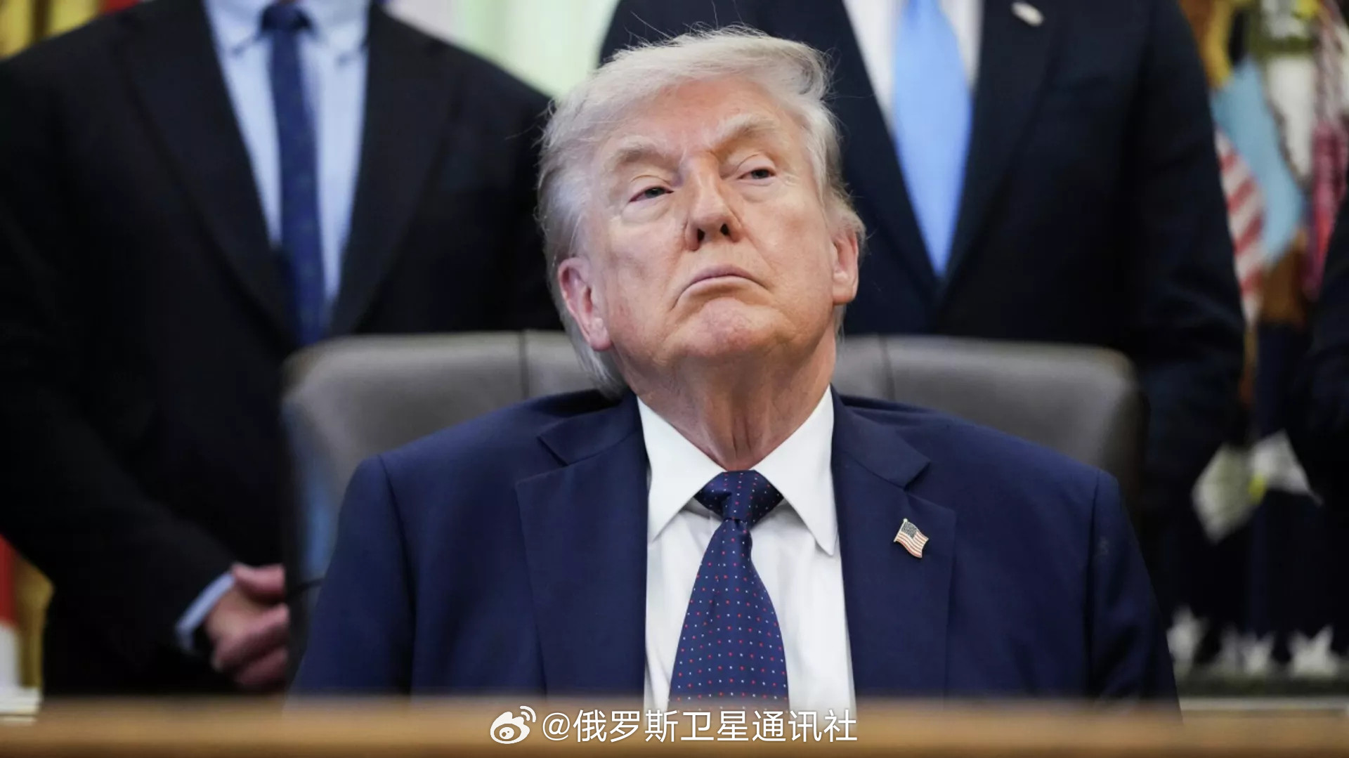【#外媒称特朗普对加拿大贸易战失利#】西方媒体近日刊文指出，美国总统特朗普在对加拿大的贸易冲突中正遭