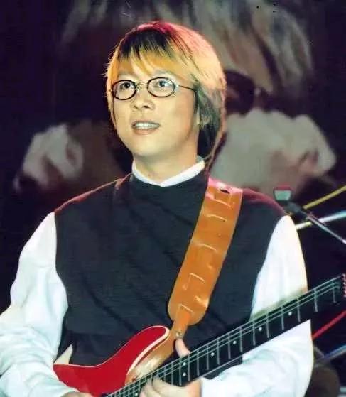 1997年，张雨生突发严重车祸，女友黄慧玲守ICU整整24天，最终张雨