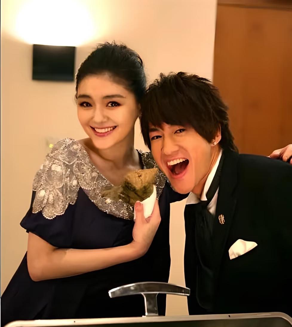 31岁拿金钟视后当天，她当众撕碎事业蓝图——转身嫁入“豪门”，所有人都骂她疯了。