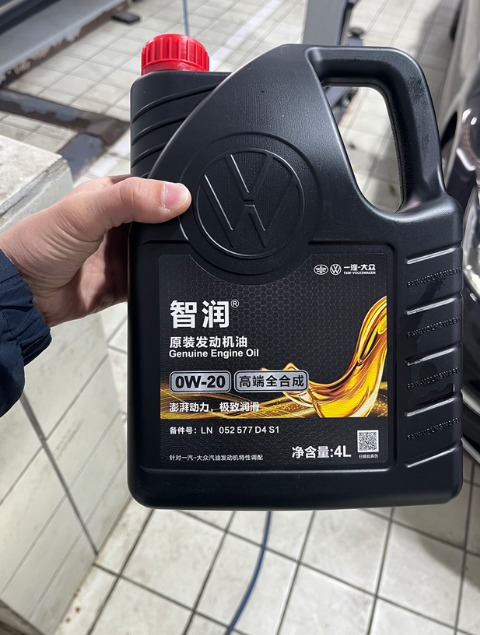 迈腾330小保养价格参考周末去给迈腾330做第二次保养，用的4S店推荐全合成机