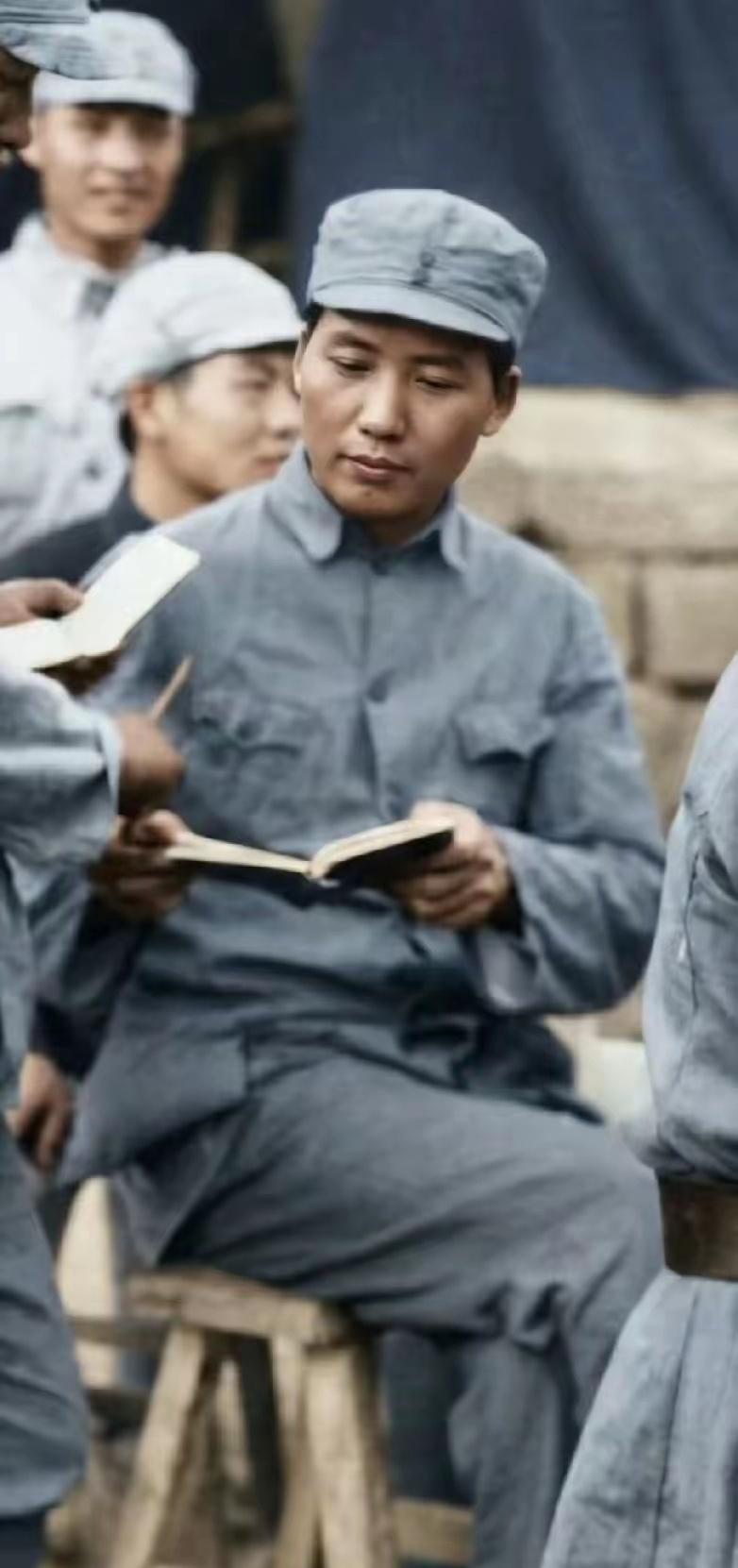 这不是演员，这是毛主席本人！​​​