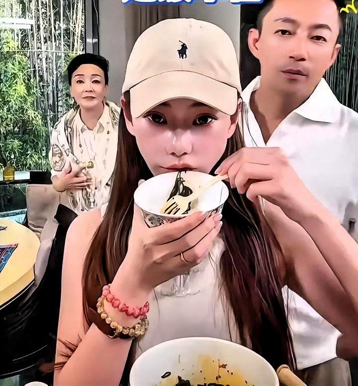 他爹只给了他一个姓，他却把张兰半辈子的付出踩在脚底。汪则翰缺席儿子整个成长，