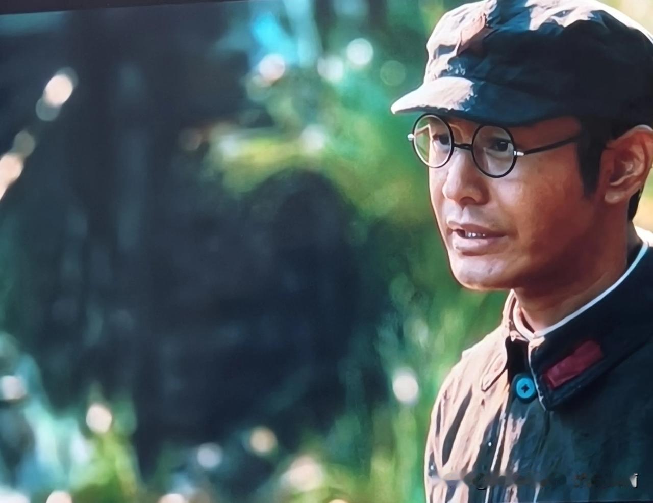这几日追CCTV1《伟大的长征》，一开始忐忑不安担心演砸了，直到今晚第五集瞿秋白