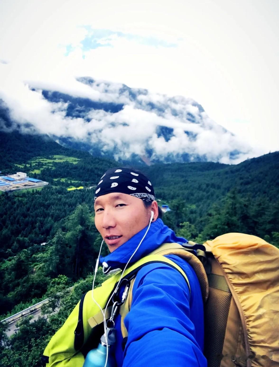 太惋惜了，年仅36岁的内蒙网红敖其尔去世了。9月23号，多位内蒙古网友透露了