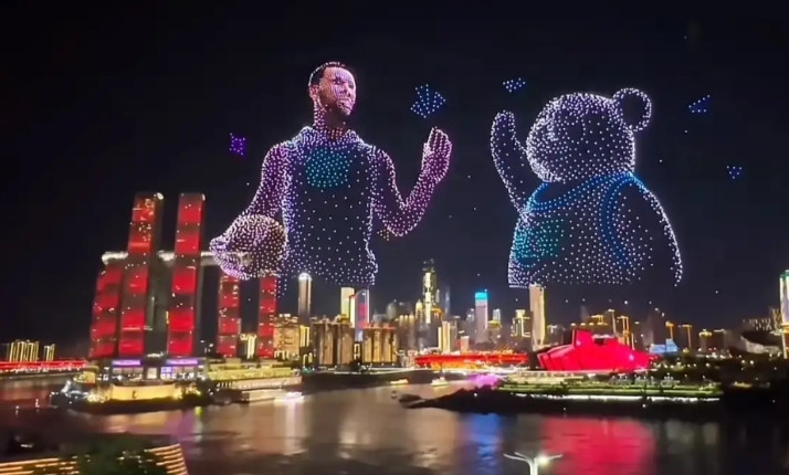 网友质疑重庆政府花“公款”高规格接待NBA球星库里“不合适”？2025-8-