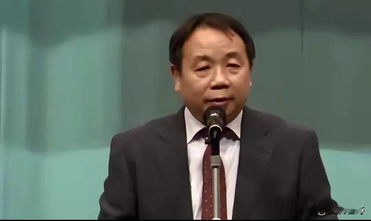 松山机场这一幕，真叫人看尽了世态炎凉与人性丑陋。​石平原本以为是场“荣归”，被