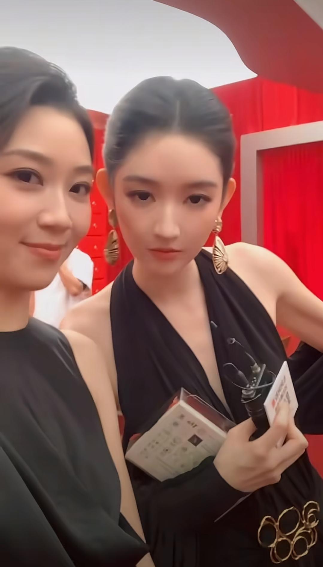 什么叫壁垒，朱美吉的颜值在喜人奇妙夜里简直是鹤立鸡群般的存在，但是遇到自己北舞的