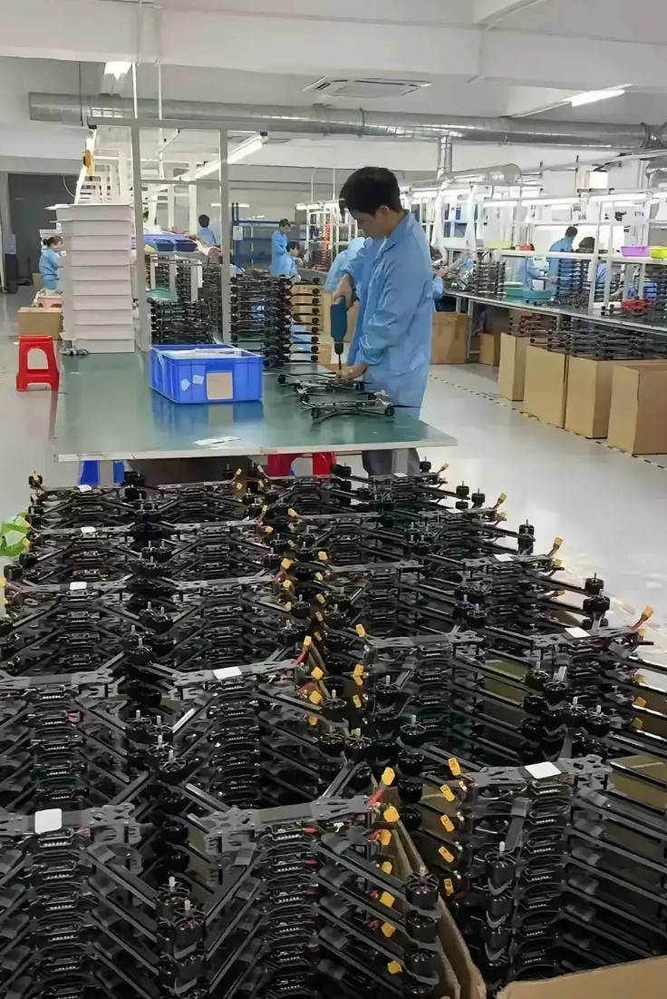 哈马斯要是搞到了我国的民用无人机，经过简单的挂弹改装，再配上高超清的摄像头，躲在