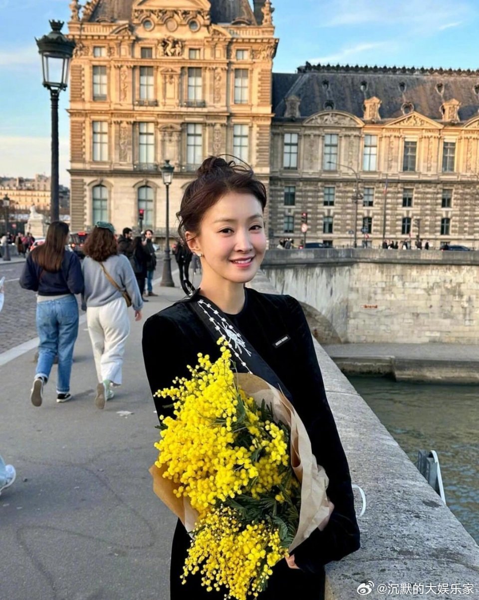 李诗英离婚后，怀上前夫的孩子。李诗英发文官宣自己怀孕了，孩子是前夫的。今年3月1