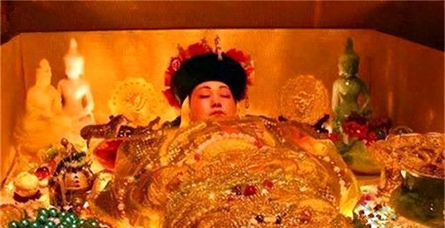 1908年11月15日，慈禧死时口中含着一颗8亿人民币的夜明珠。这位掌控大清