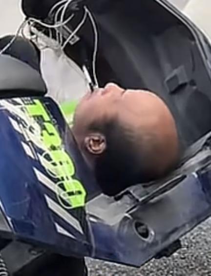 这世界有悲伤，也充满了爱！2026年4月15日下午，石家庄街头发生了让人破防