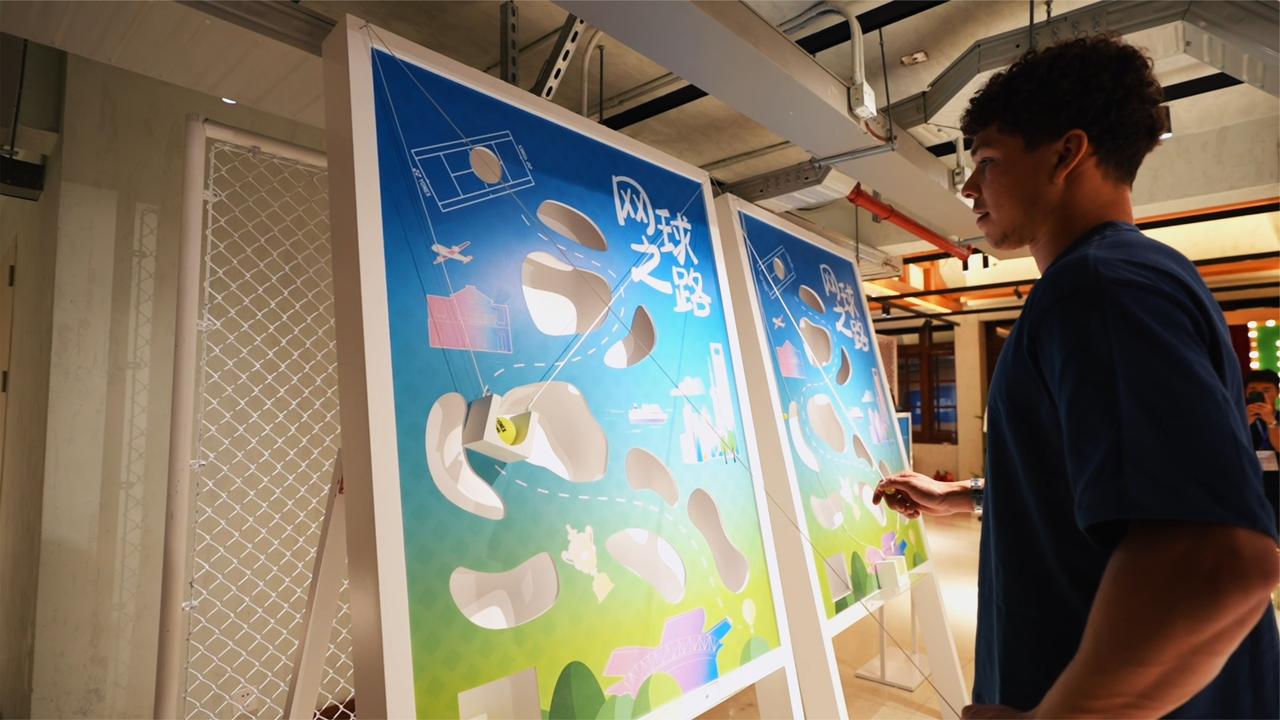 谢尔顿探店YONEX上海快闪店：美好回忆在此刻定格！