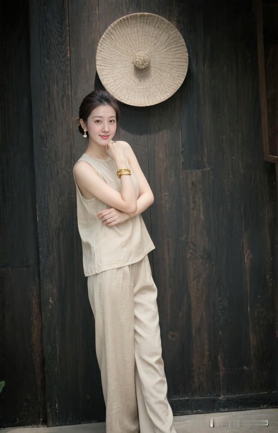 女人大多都像只傲娇的小猫咪，骨子里藏着对自由和分寸感的执念。你越是步步紧逼