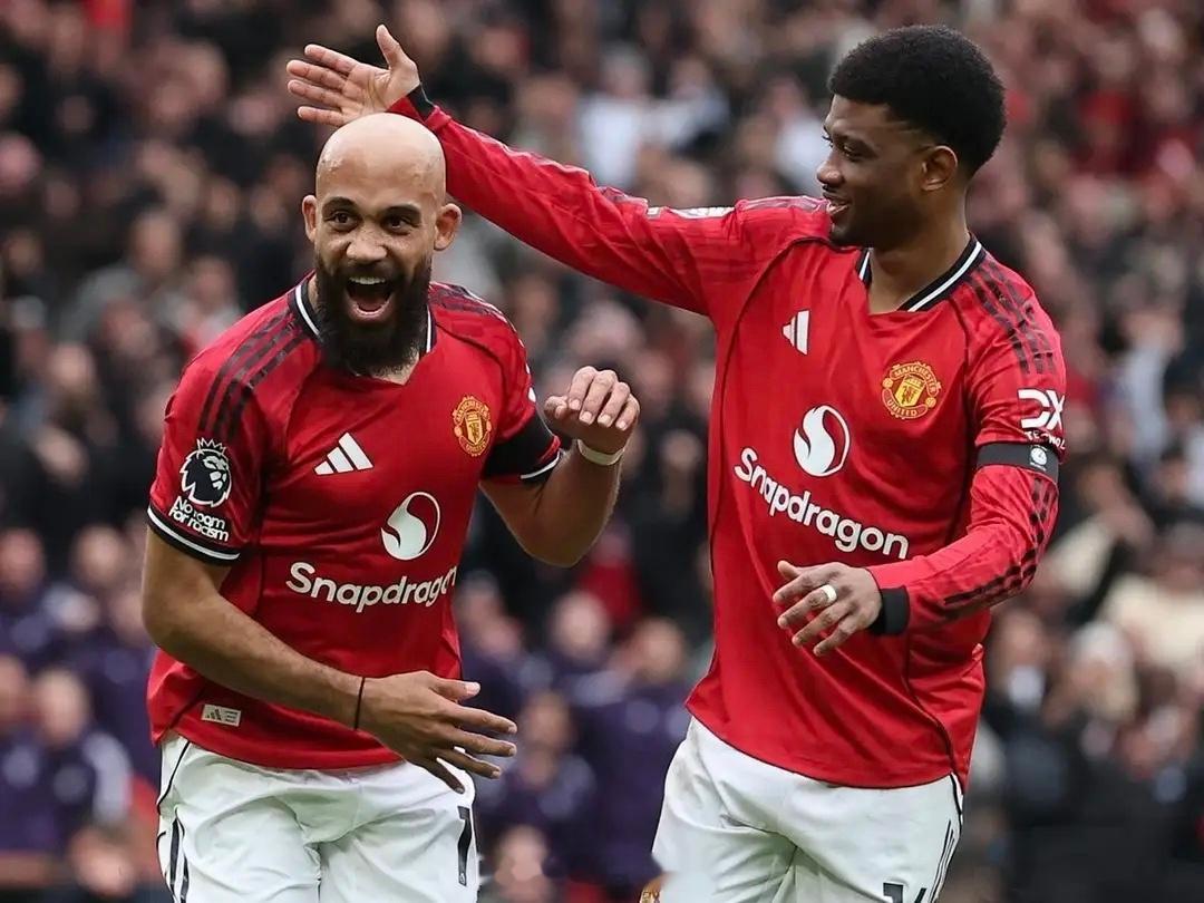 2:0！英超豪门复苏，曼联两进球被吹，仍完胜热刺，豪取四连胜英超联赛第25轮迎来