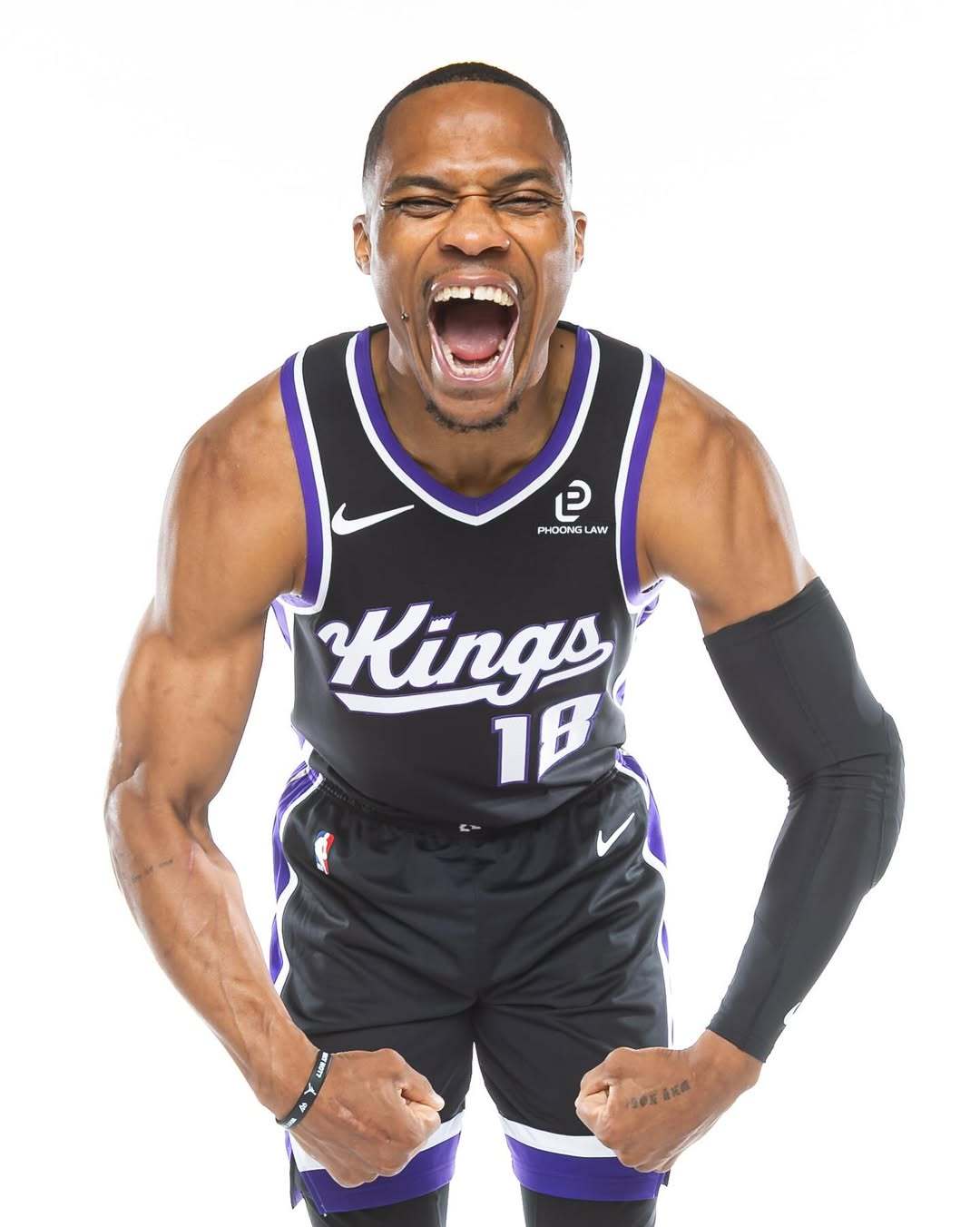 威少是历史首位在7支球队均取得三双的球员！雷霆：138次三双火箭：8次三双奇才：