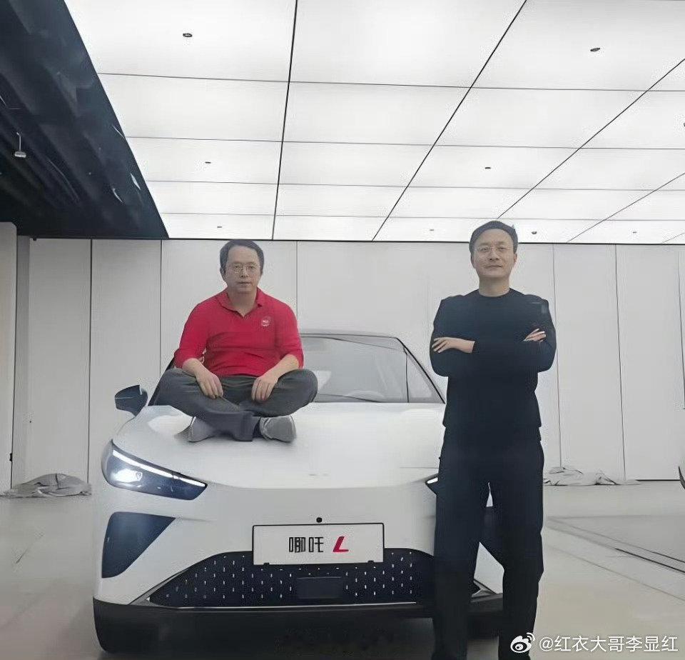 #周鸿祎后悔投资哪吒汽车#周鸿祎和张勇的感情很好，不过自从哪吒倒闭后，好像两个人就没来往了。毕竟，周