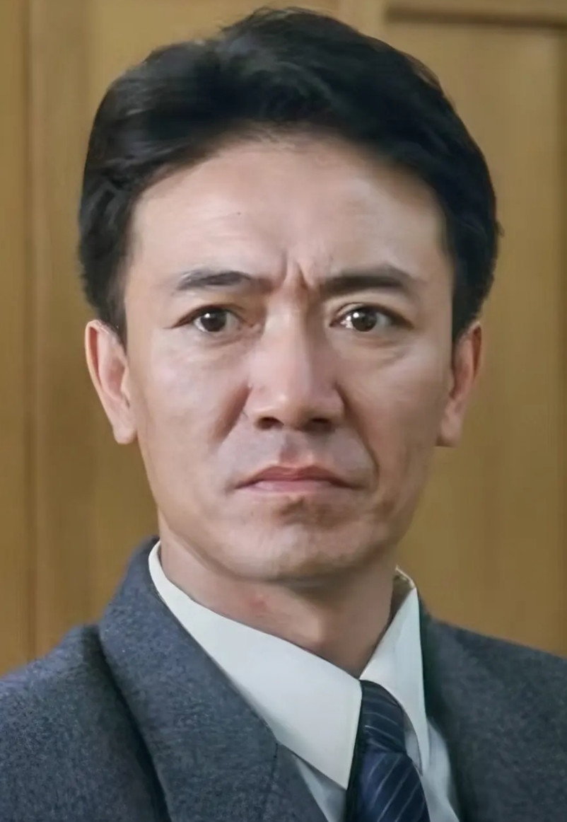 李幼斌为啥总是出演正派角色？原因有三点：第一点，是因为他的身份，李幼斌不但是