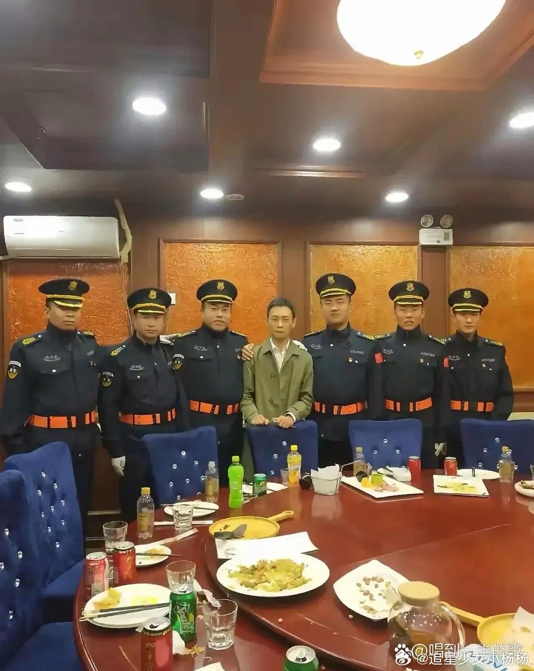 估计张译头都大了，这跑还是不跑好啊。​​​