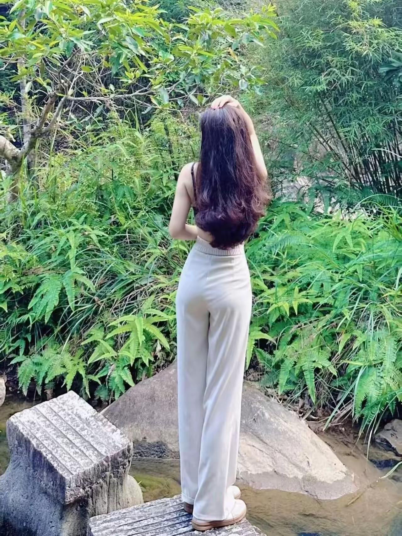 在绿意盎然中，感受大自然的宁静与美好。