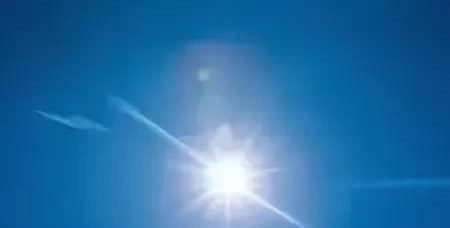 40度高温天，村里一40多岁男子在姜地施肥后，满身大汗冲回家，不听妻子劝阻