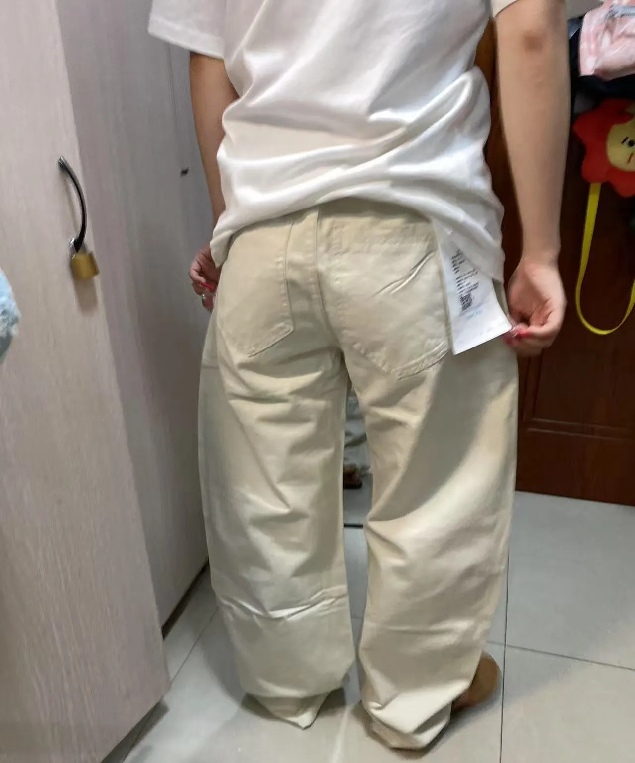 婆婆给孩子买的裤子，总感觉哪里不对劲…