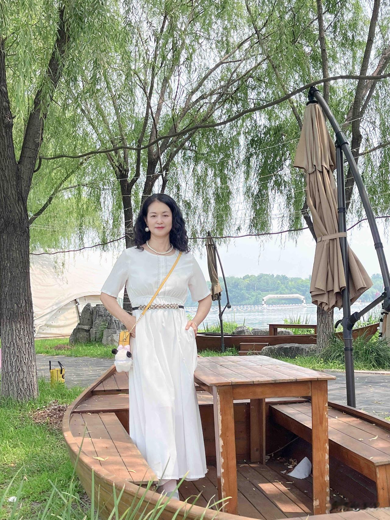 大量的出汗会不会把身体里的油排出去呢？今天早上练瑜伽，出来2斤汗，我故意不开