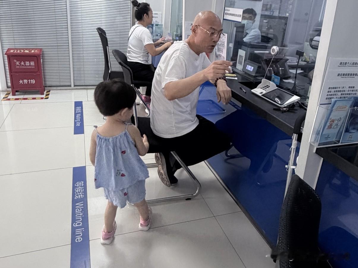 存款有100万的家庭到底有多少？打开短视频吓一跳，有人说100万存款根本就不