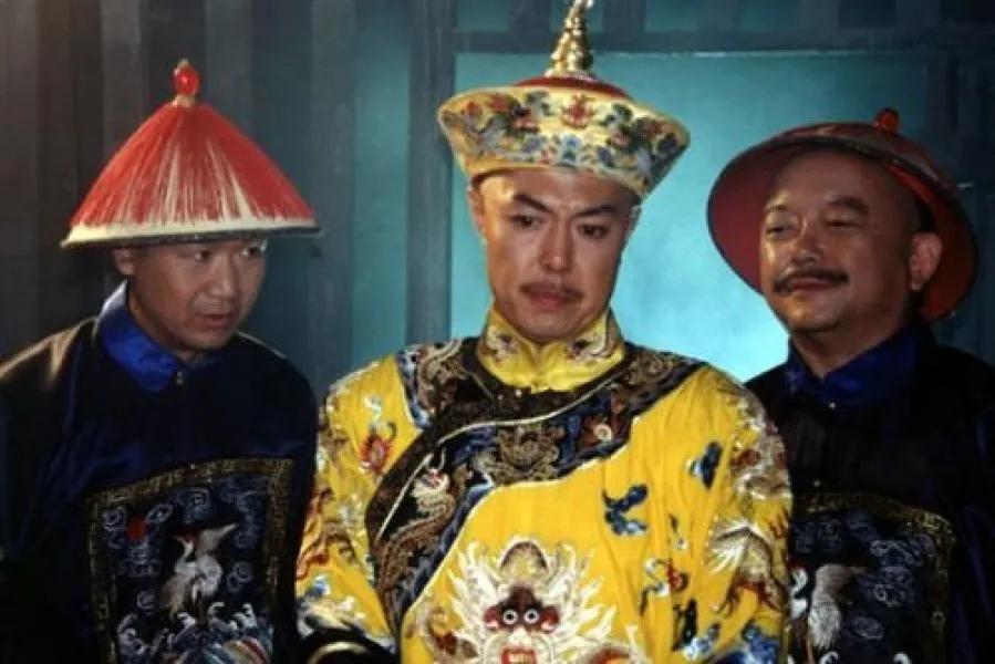 和珅的惊天财富，仅仅是靠贪污得来的吗？嘉庆四年正月，乾隆刚走，和珅的门就被围