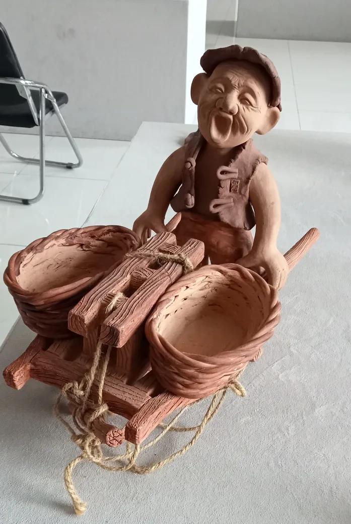 六七十年代人口增长吃饭问题咋解决那个年代，普通家庭的兄弟姐妹通常有五个左右。就非