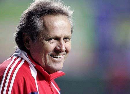 米卢的“清醒”：中国足球唯一拒绝“二次沉沦”的智者在中国足球的江湖里，外教往