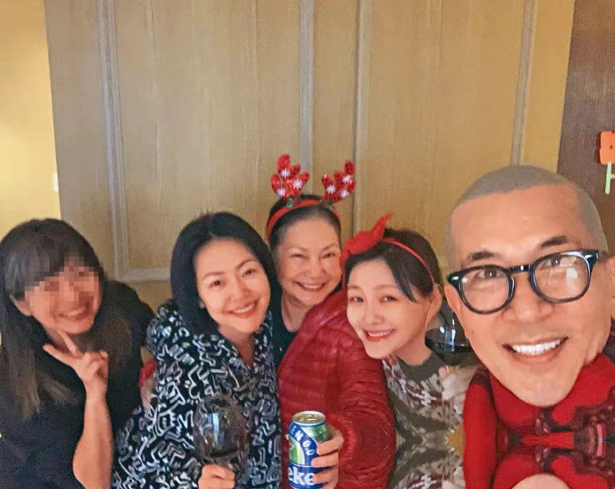 S妈跑到镜头前喊惨，说下次大家再见她，她可能就要睡大街了！这话听着真让人一头雾水