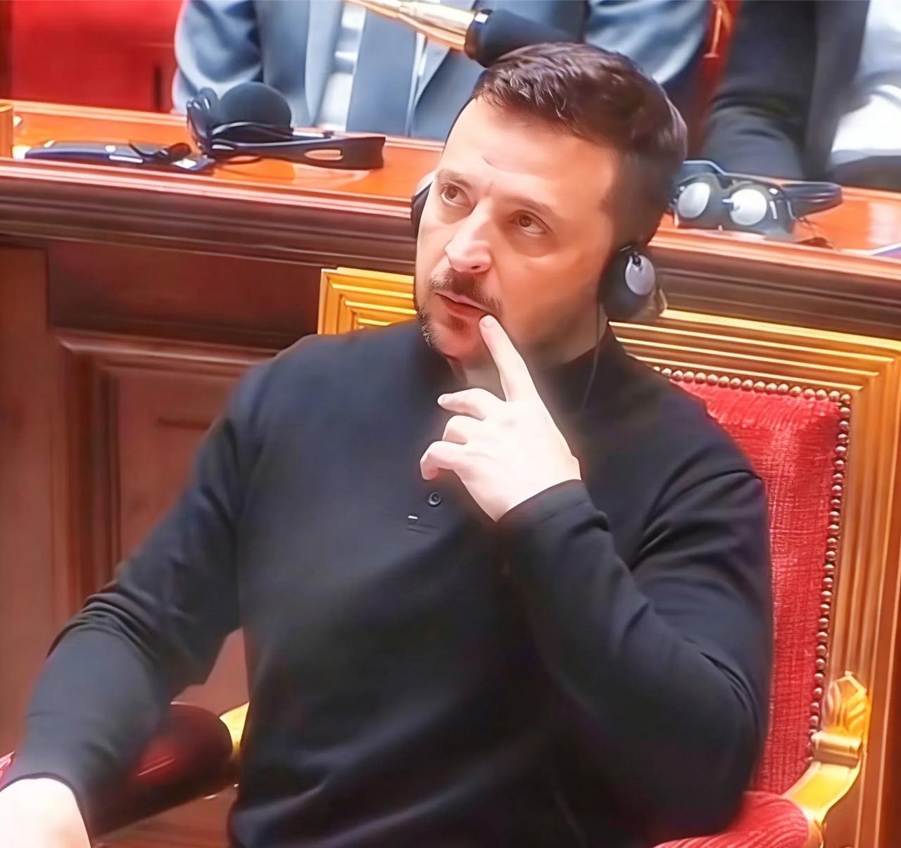 泽连斯基现在肯定后悔死了。当今天听到美国总统特朗普要强吞丹麦的格凌兰岛言论后