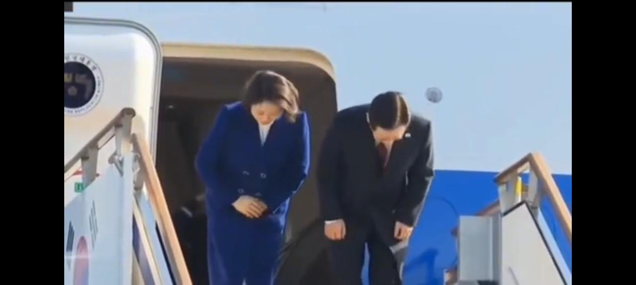 韩国开始站队，尽管你可以用各种理由搪塞。东北亚就三个国家（俄罗斯不算）中日韩，