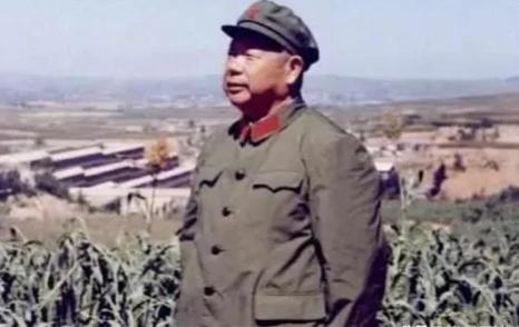 ☁1976年2月，毛主席自感不久于人世，做了两项重要的人事安排，第一项是任