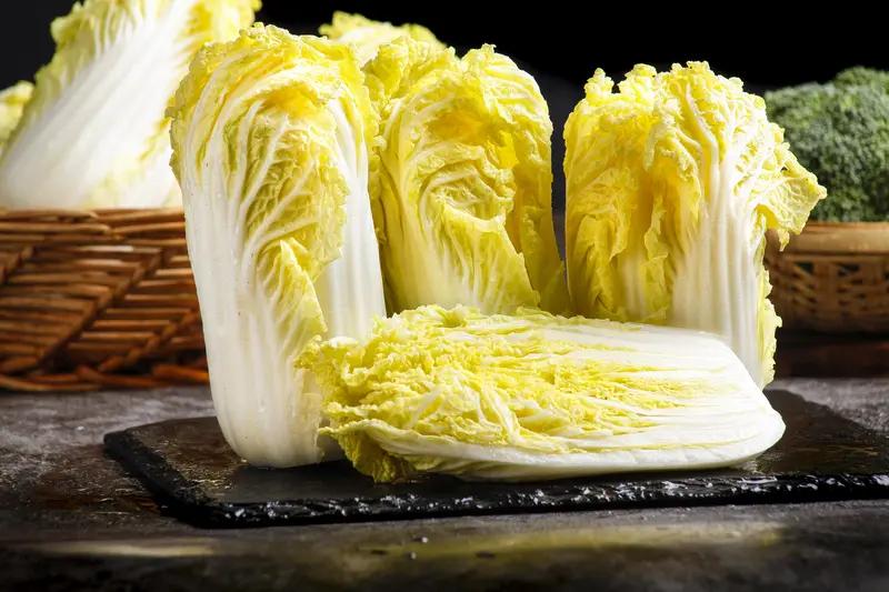 最近“网购娃娃菜致全身出血”事件闹得沸沸扬扬。浙江台州一对夫妻花17元网购8斤娃