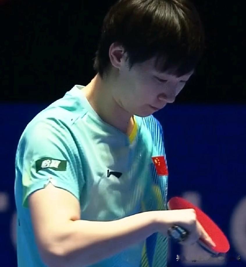 王曼昱双喜临门，横扫王艺迪晋级，又不用和桥本打削球了。今天桥本帆乃香被申裕斌拿