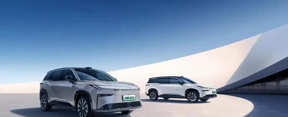 全球公认最耐开的五款车排名：第一名：丰田卡罗拉第二名：本田雅阁第三名