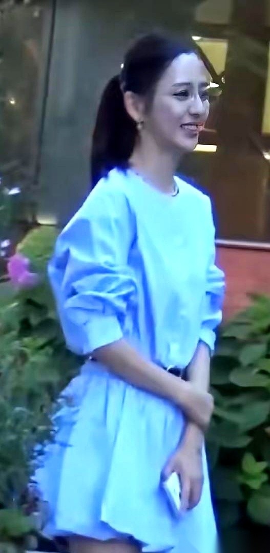 聊聊娱乐圈的离婚局，陈思诚和佟丽娅绝对是个绕不开的反常样本。别人家散伙，往往伴随着满天飞的小作文，恨
