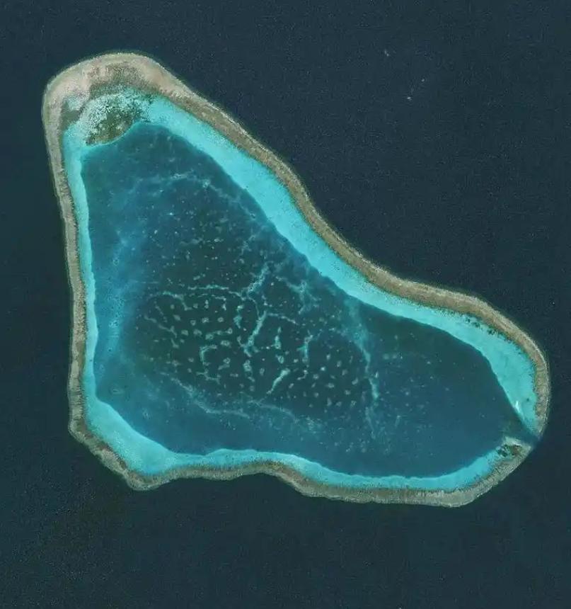 不要再说给黄岩岛填岛了，这是不现实的，我们只能守，黄岩岛周围，出了泻湖范围，水深