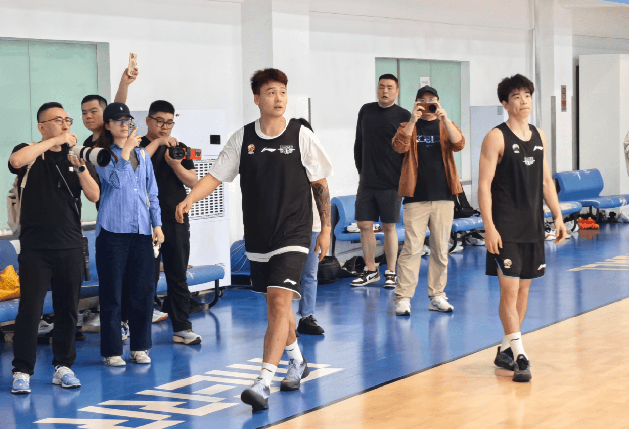 赵睿: 这次以另一种身份回北京和大家见面, 是不一样的感觉