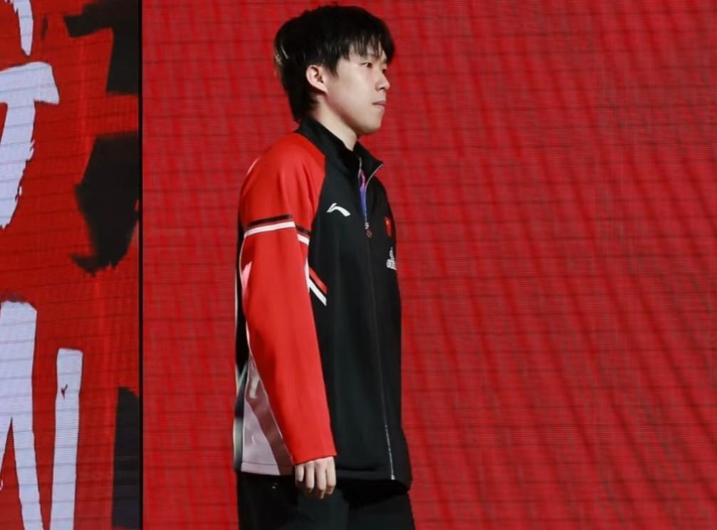 按照王楚钦的性格除非坚持不住，不然不会退赛的特别是看到林诗栋输给张本智和