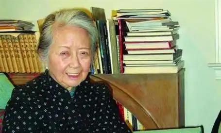 她从不体检，喝隔夜茶，患癌不化疗，活到102岁，医生追问长寿秘诀，她说了两个