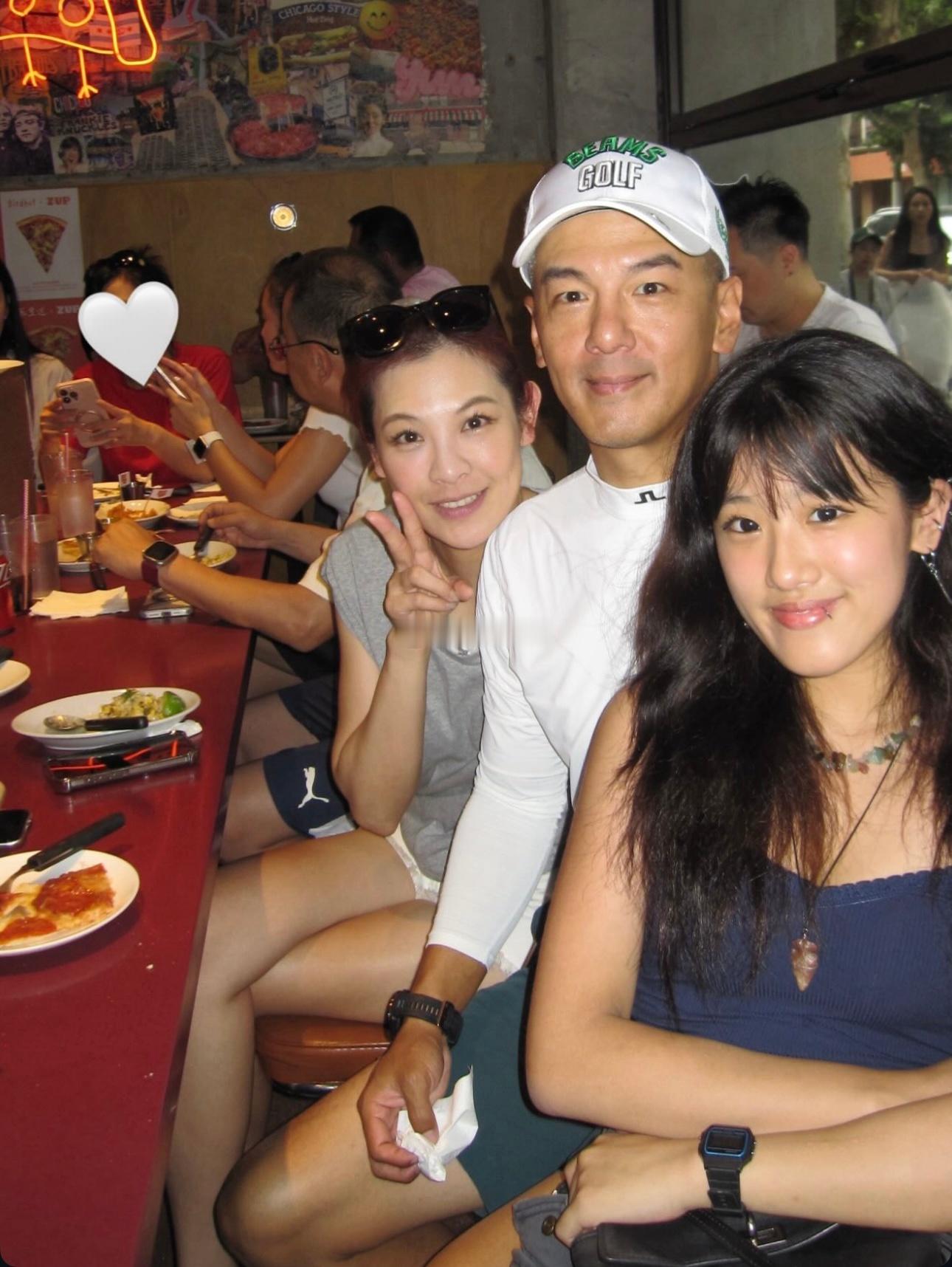 孙志浩和林若亚在梧桐妹新晒的这张合照里看着好年轻啊👇（林若亚都47岁了）​​