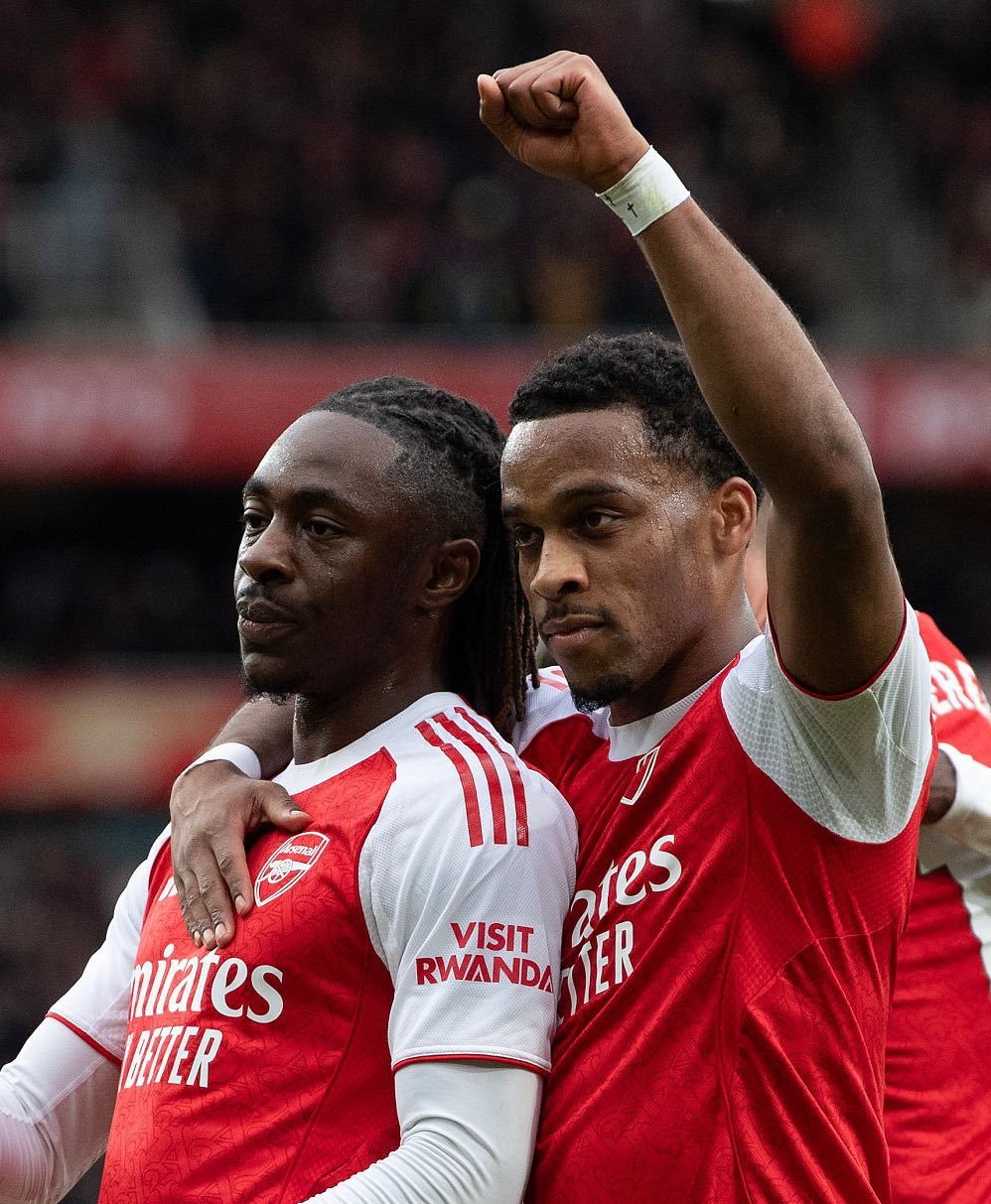 埃泽坦言：”若说哪位球员完全超乎我原本就已很高的期待——虽然早听闻他的优秀——那